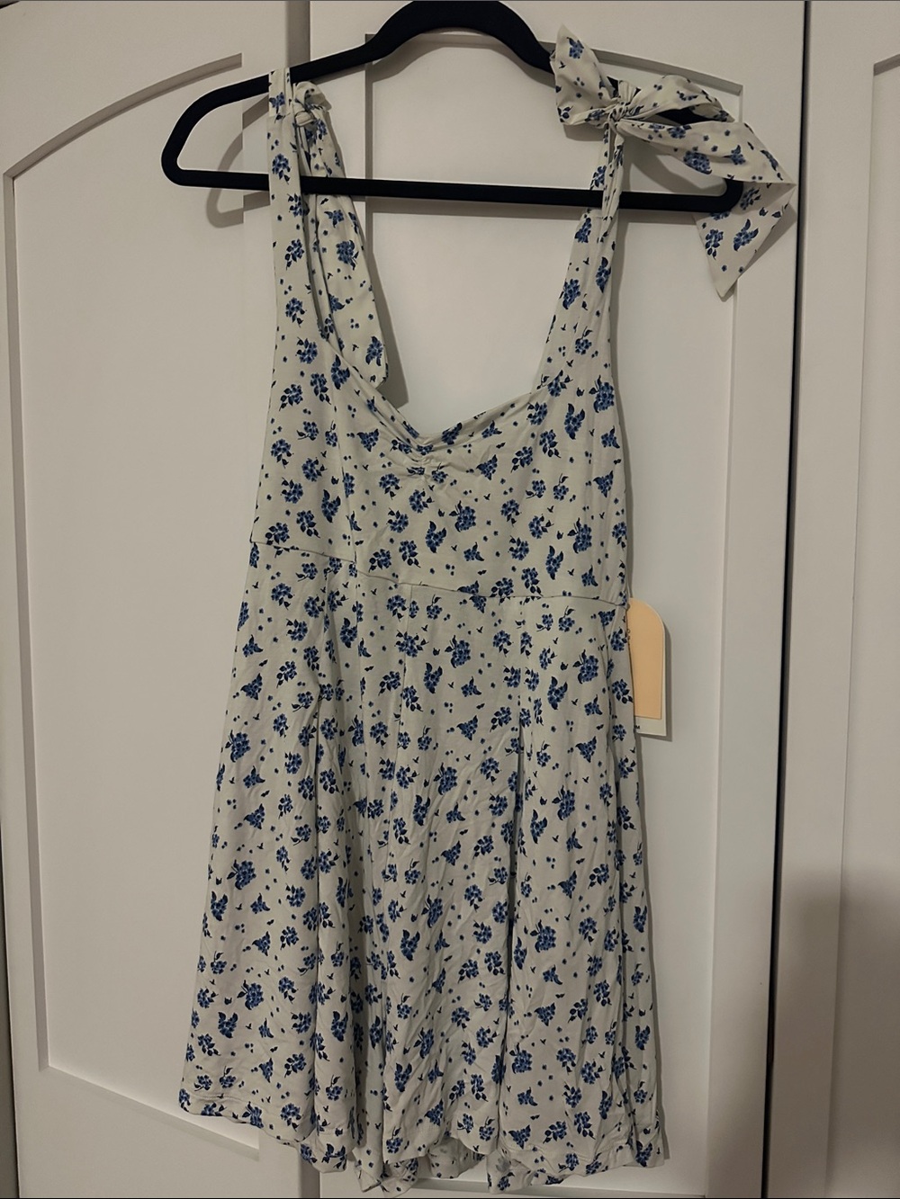 Logilates NWT Sweetheart Romper Blue Floral Tie-Shoulder Size Medium